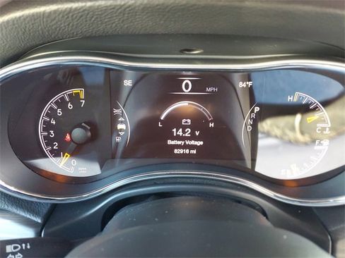 Used 2019 Jeep Grand Cherokee Altitude image 24