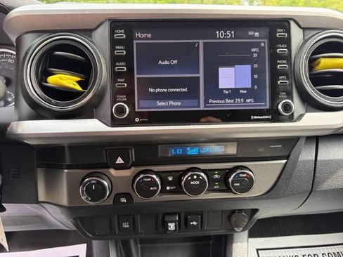 Used 2021 Toyota Tacoma SR5 AWD/4WD image 20