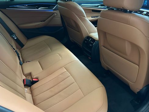 Used 2023 BMW 530e w/ Convenience Package RWD image 33