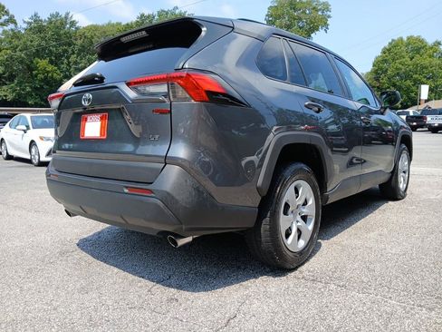Used 2021 Toyota RAV4 LE FWD image 6