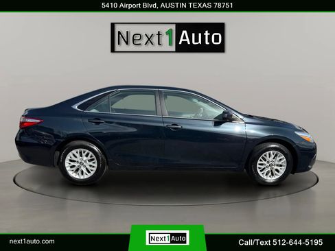Used 2017 Toyota Camry LE FWD image 4