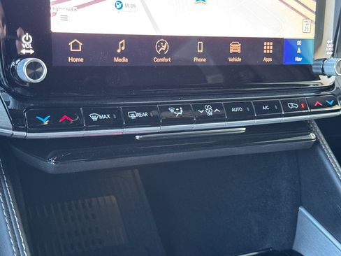 New 2026 Jeep Grand Wagoneer L Limited AWD/4WD image 19