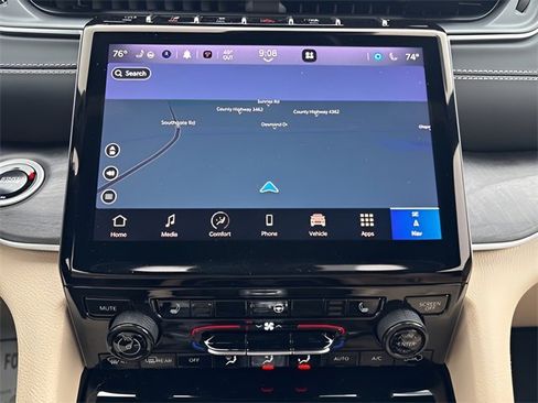 Used 2024 Jeep Grand Cherokee L Limited image 13