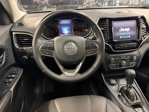 Used 2019 Jeep Cherokee Limited AWD/4WD image 17