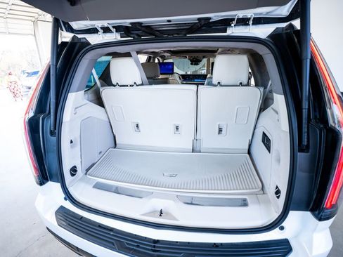 Used 2025 Cadillac Escalade Sport Platinum AWD/4WD image 58