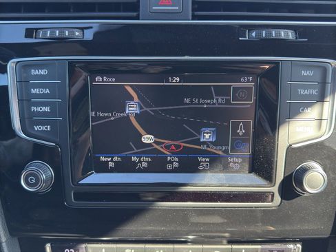 Used 2015 Volkswagen Golf R 4-Door image 14