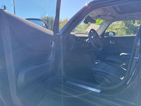 Certified 2025 MINI Cooper S image 9