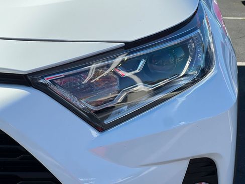Used 2021 Toyota RAV4 XLE w/ XLE Grade Weather Package AWD/4WD image 49