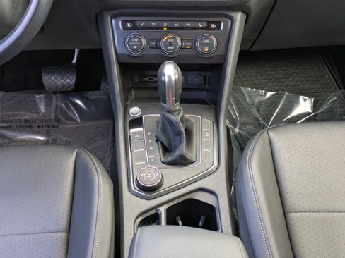 Used 2019 Volkswagen Tiguan SE image 20