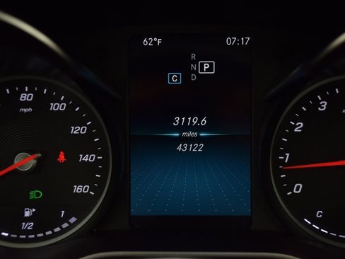 Used 2019 Mercedes-Benz C 300 Sedan image 25