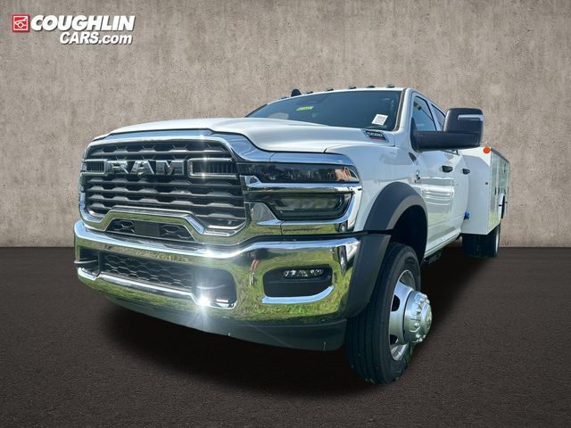 New 2026 RAM 5500 Tradesman w/ Chrome Appearance Group AWD/4WD image 3