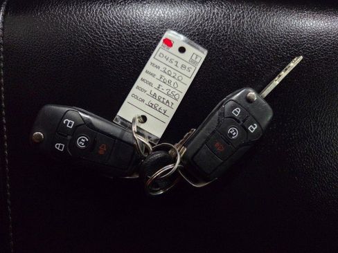 Used 2020 Ford F250 Lariat w/ Lariat Value Package image 51