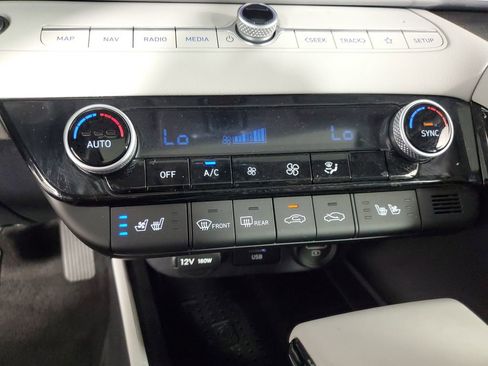 Used 2023 Hyundai Elantra Limited FWD image 19