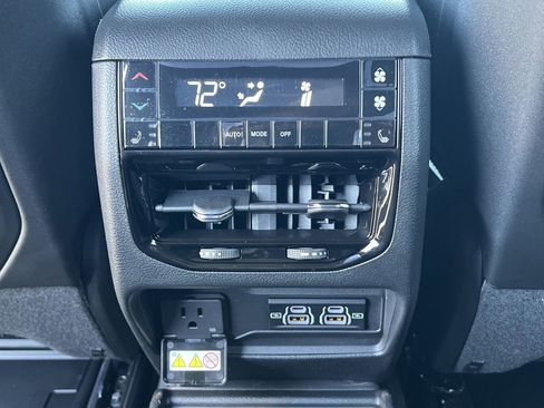 New 2025 Jeep Grand Cherokee L Limited AWD/4WD image 25