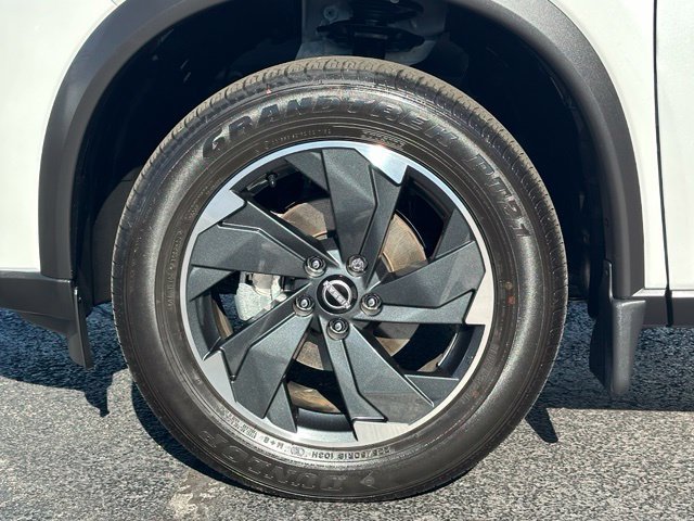 Certified 2025 Nissan Rogue SV AWD/4WD image 7