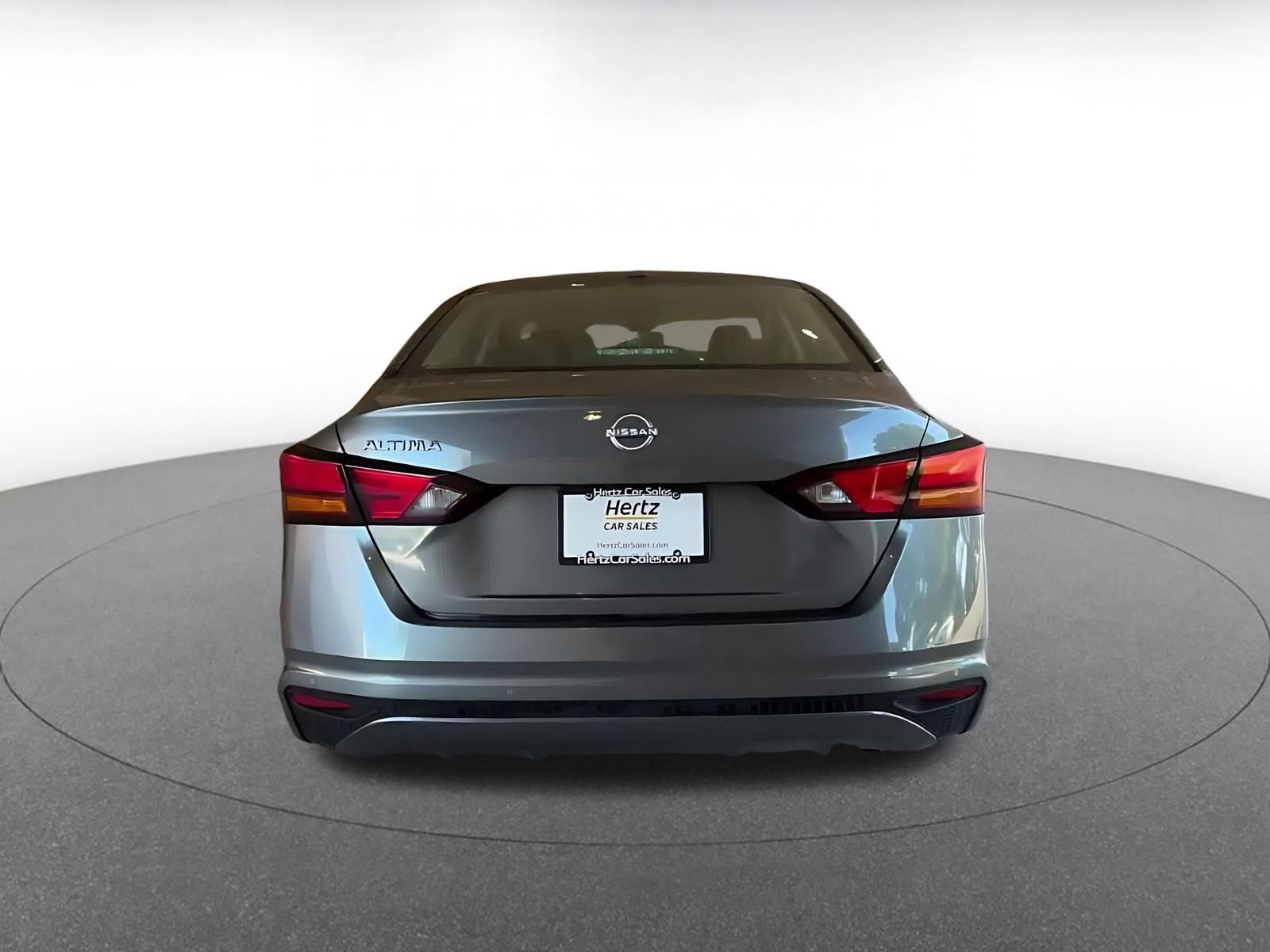 Used 2025 Nissan Altima 2.5 SV FWD image 10