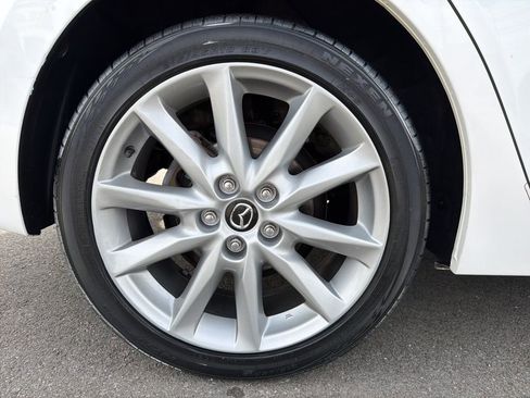 Used 2018 MAZDA MAZDA3 Touring image 12