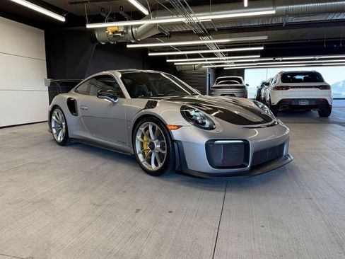 Certified 2019 Porsche 911 GT2 RS RWD image 6