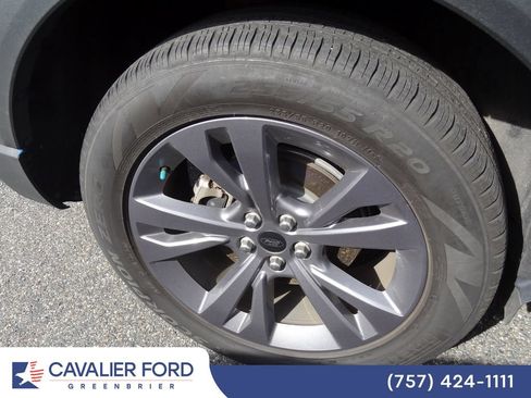 Used 2022 Ford Explorer XLT w/ Equipment Group 202A RWD image 14