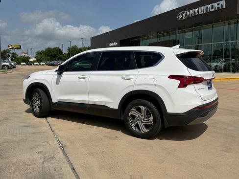 Used 2023 Hyundai Santa Fe SE FWD image 3