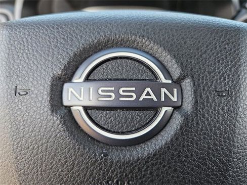 Used 2023 Nissan Titan SV image 27