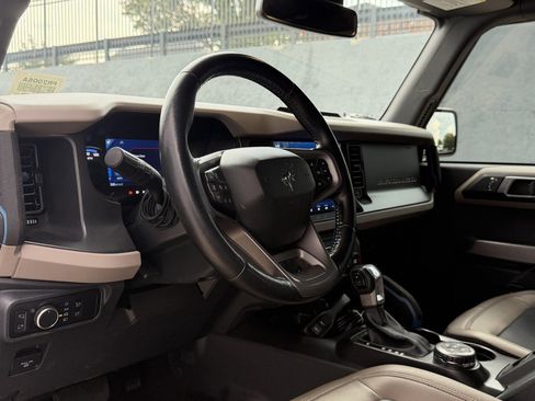 Used 2023 Ford Bronco Wildtrak AWD/4WD image 12