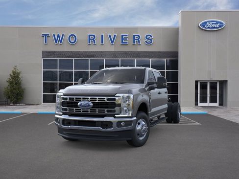 New 2026 Ford F350 XL w/ XL Chrome Package AWD/4WD image 2