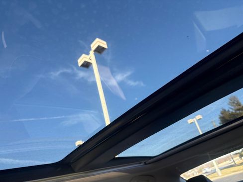 Used 2018 Toyota Camry XSE image 28