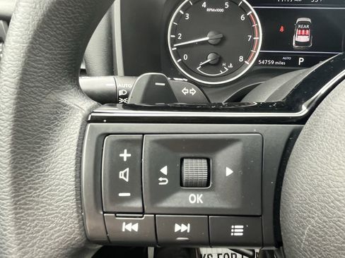 Used 2023 Nissan Rogue SV AWD/4WD image 18