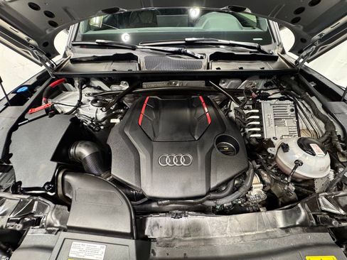 Used 2022 Audi SQ5 Premium image 32