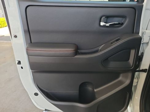 Used 2023 Nissan Frontier Pro-X w/ Pro Convenience Package RWD image 9