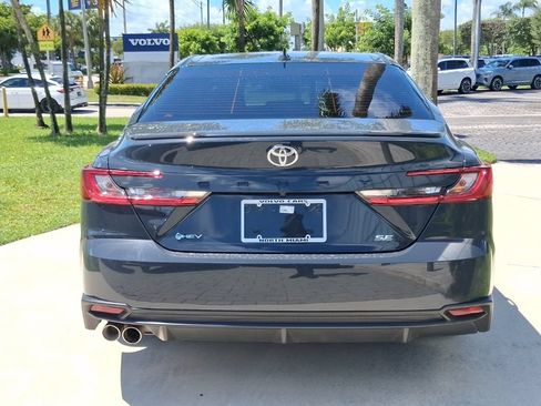 Used 2025 Toyota Camry SE FWD image 5