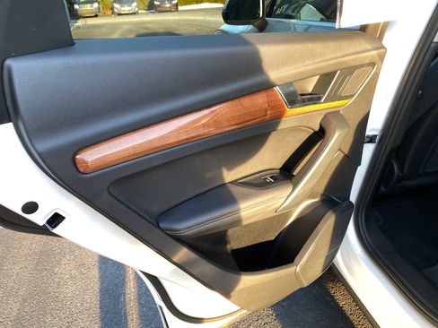 Used 2021 Audi Q5 Premium Plus image 38