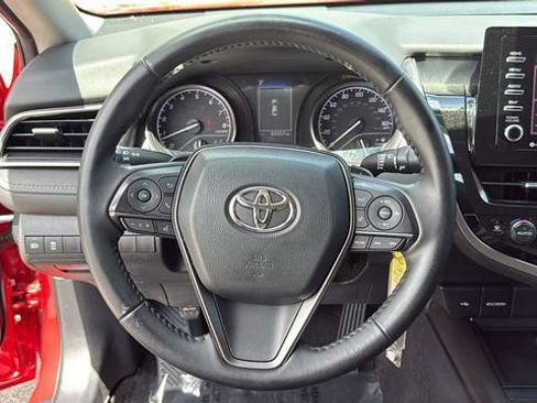Used 2023 Toyota Camry SE image 19