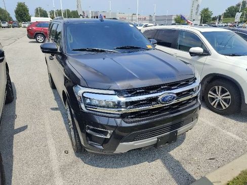 Used 2023 Ford Expedition Limited AWD/4WD image 13