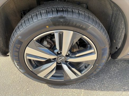 Used 2023 Nissan Rogue SL w/ SL Premium Package image 38