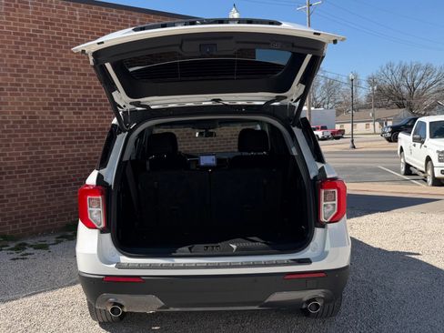 Certified 2023 Ford Explorer XLT w/ Equipment Group 202A image 5