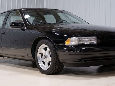 Used 1996 Chevrolet Impala SS RWD image 1