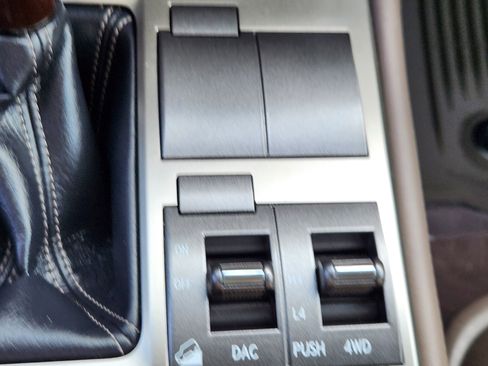 Used 2019 Lexus GX 460 image 24