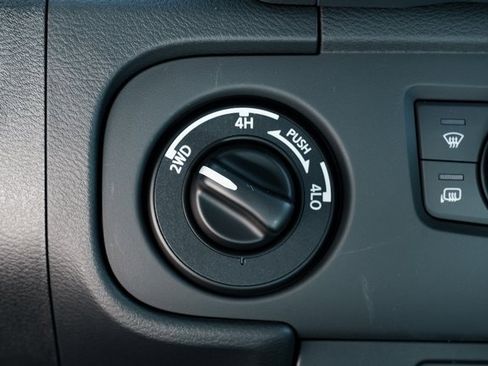 New 2025 Nissan Frontier SV w/ SV Convenience Package image 19