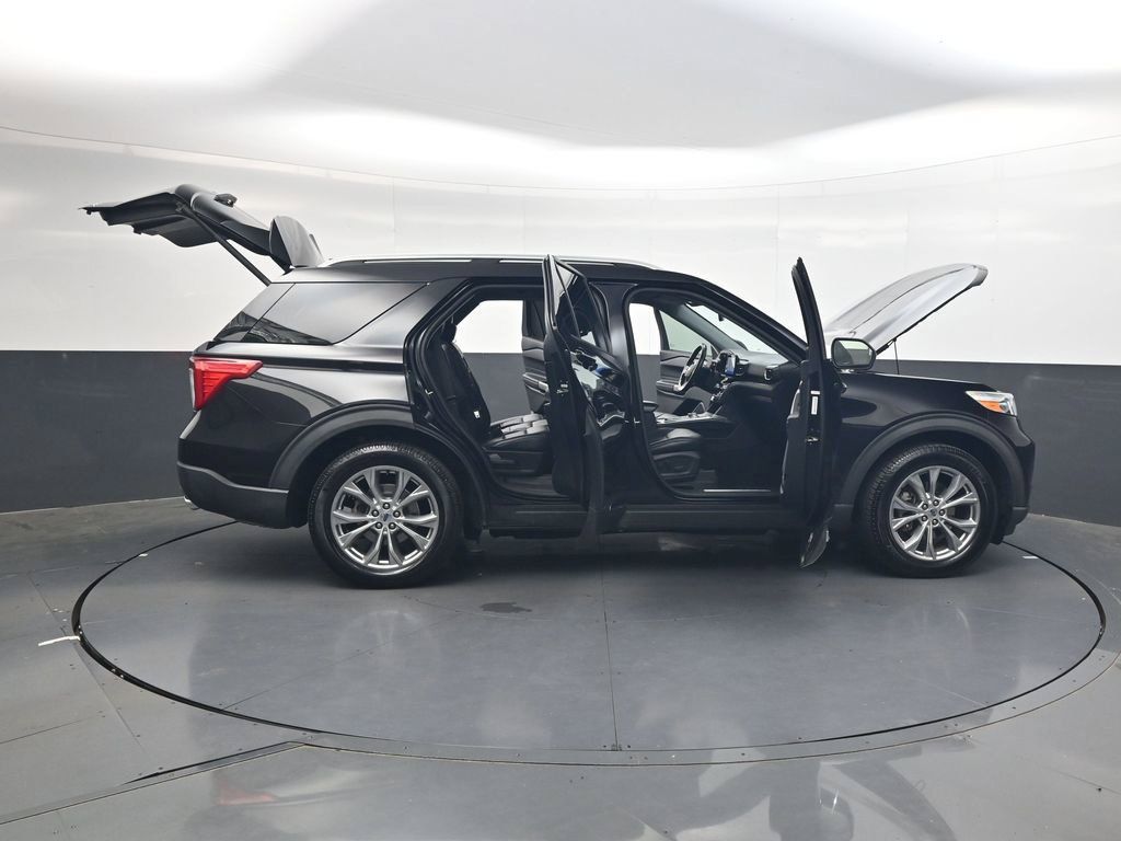 Used 2021 Ford Explorer Limited w/ Equipment Group 301A AWD/4WD image 49