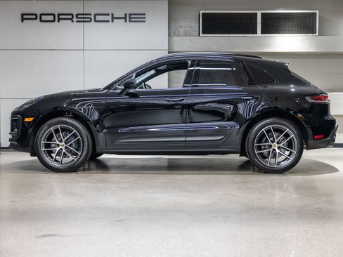 Certified 2026 Porsche Macan AWD/4WD image 2