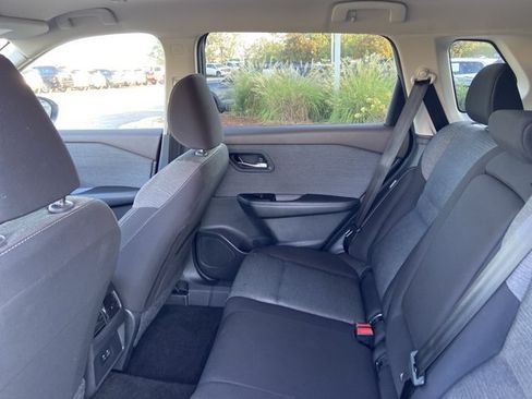 Used 2023 Nissan Rogue SV FWD image 7