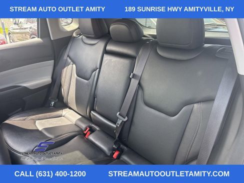 Used 2022 Jeep Compass Limited w/ Sun and Sound Group image 22
