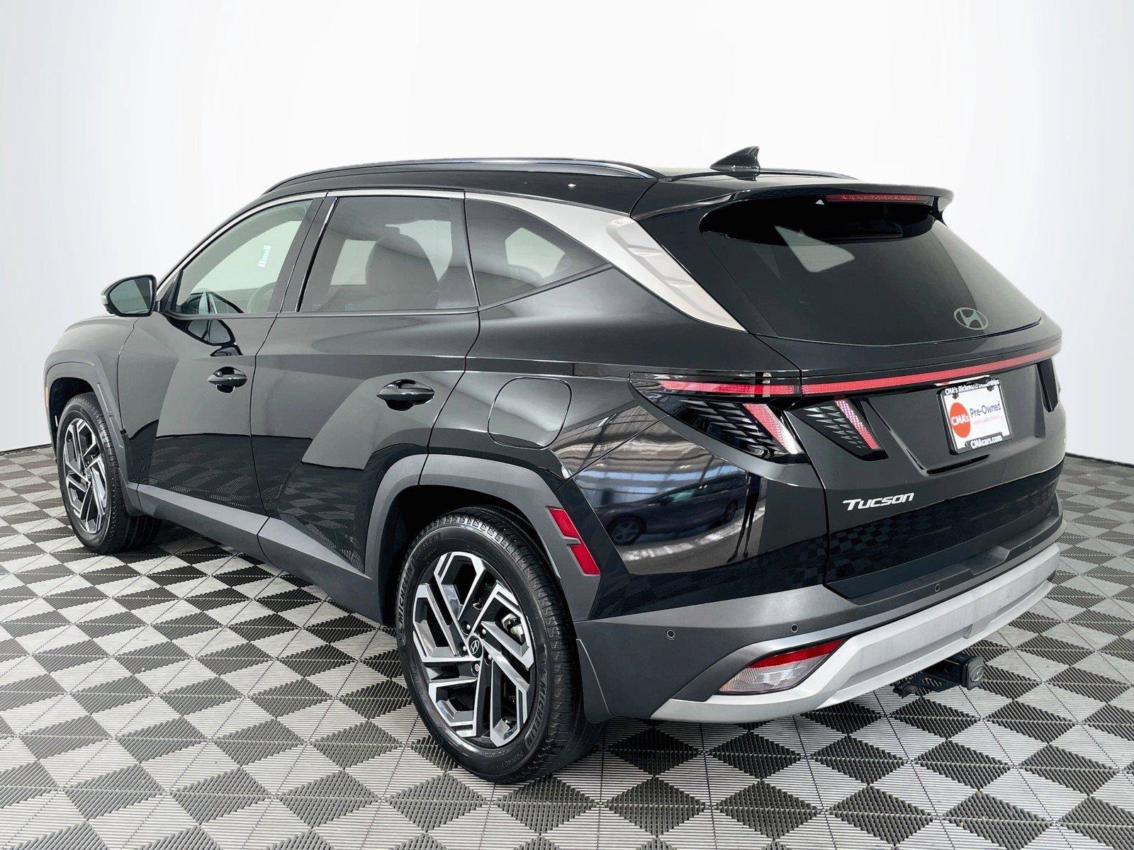 Certified 2025 Hyundai Tucson Limited AWD/4WD image 7