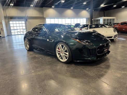 Used 2016 Jaguar F-TYPE R image 17