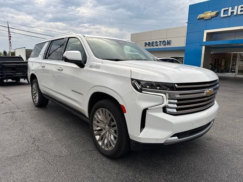 Used 2023 Chevrolet Suburban High Country w/ Premium Package 2 AWD/4WD image 4