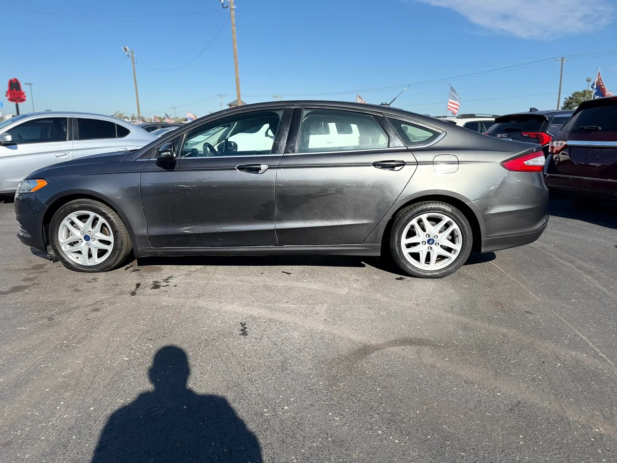 Used 2016 Ford Fusion SE FWD image 6