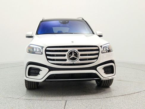 New 2026 Mercedes-Benz GLS 580 4MATIC image 2