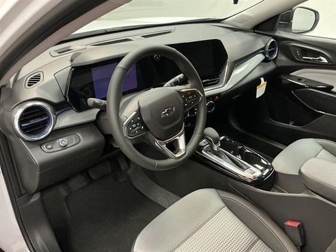 New 2026 Chevrolet Trax LT w/ Driver Confidence Package FWD image 10